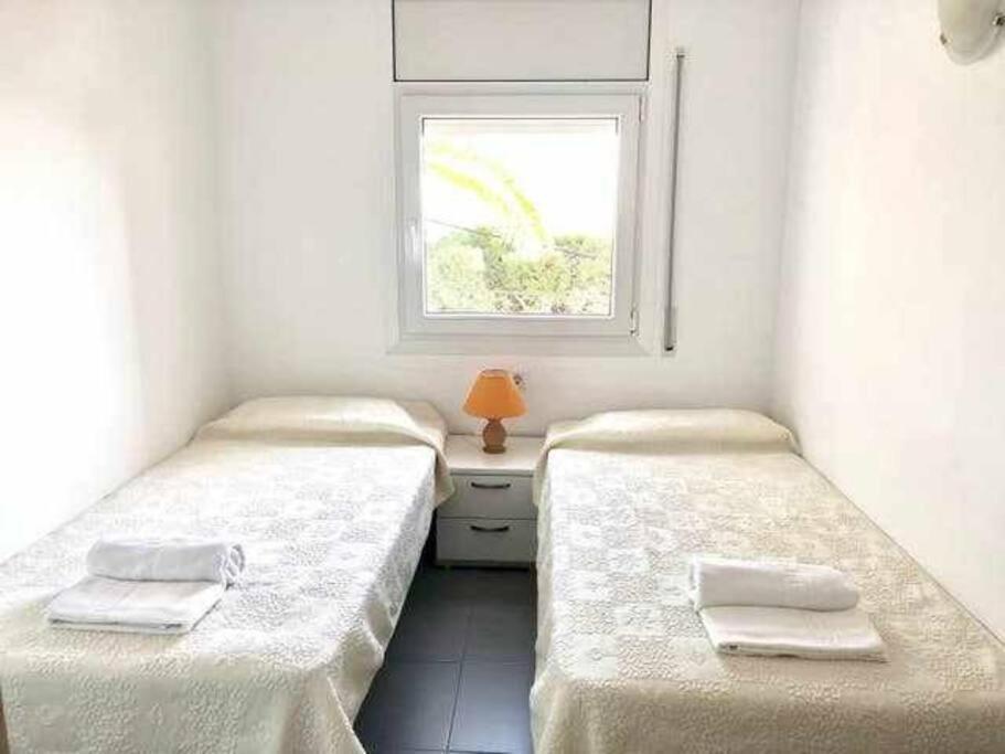 Amplio Apartamento Con Jardin En Almadrava Росес Екстер'єр фото